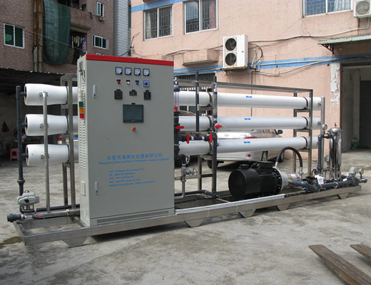 Sistem desalinasi air laut bertenaga surya yang terkontainer dengan sistem RO reverse osmosis