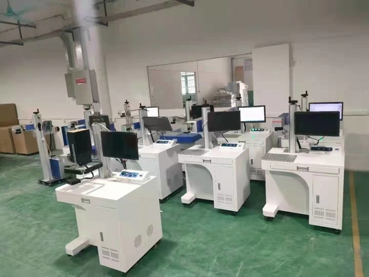 30W RAYCUS IPG MOPA Mesin Ukiran Laser Warna Untuk Logam