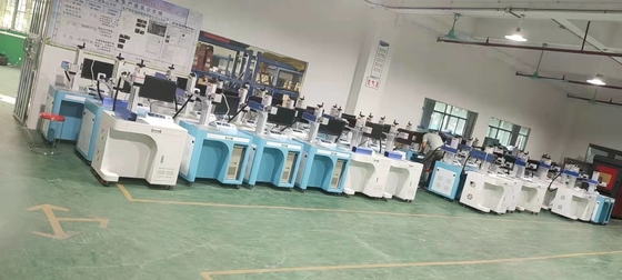 30W RAYCUS IPG MOPA Mesin Ukiran Laser Warna Untuk Logam